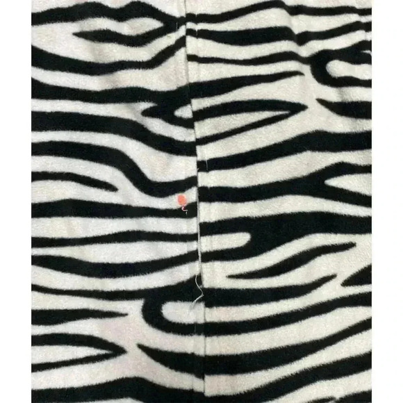 Circo Kids Zebra Print Fleece One Piece Pajamas with Heart Footies M - Picture 5 of 8
